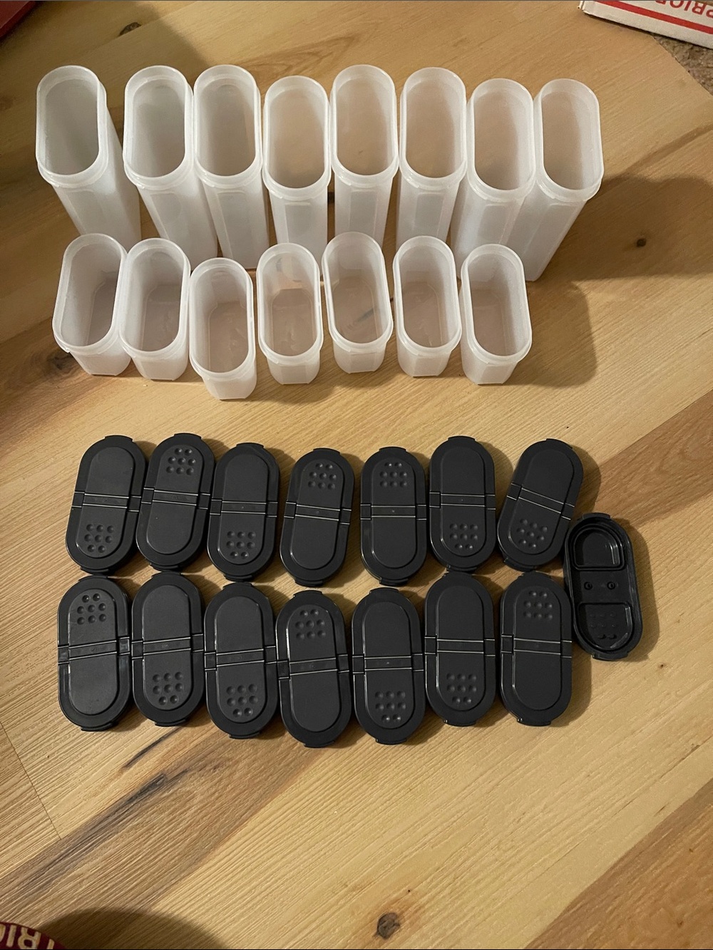 Tupperware spice jars - Picture 2 of 2